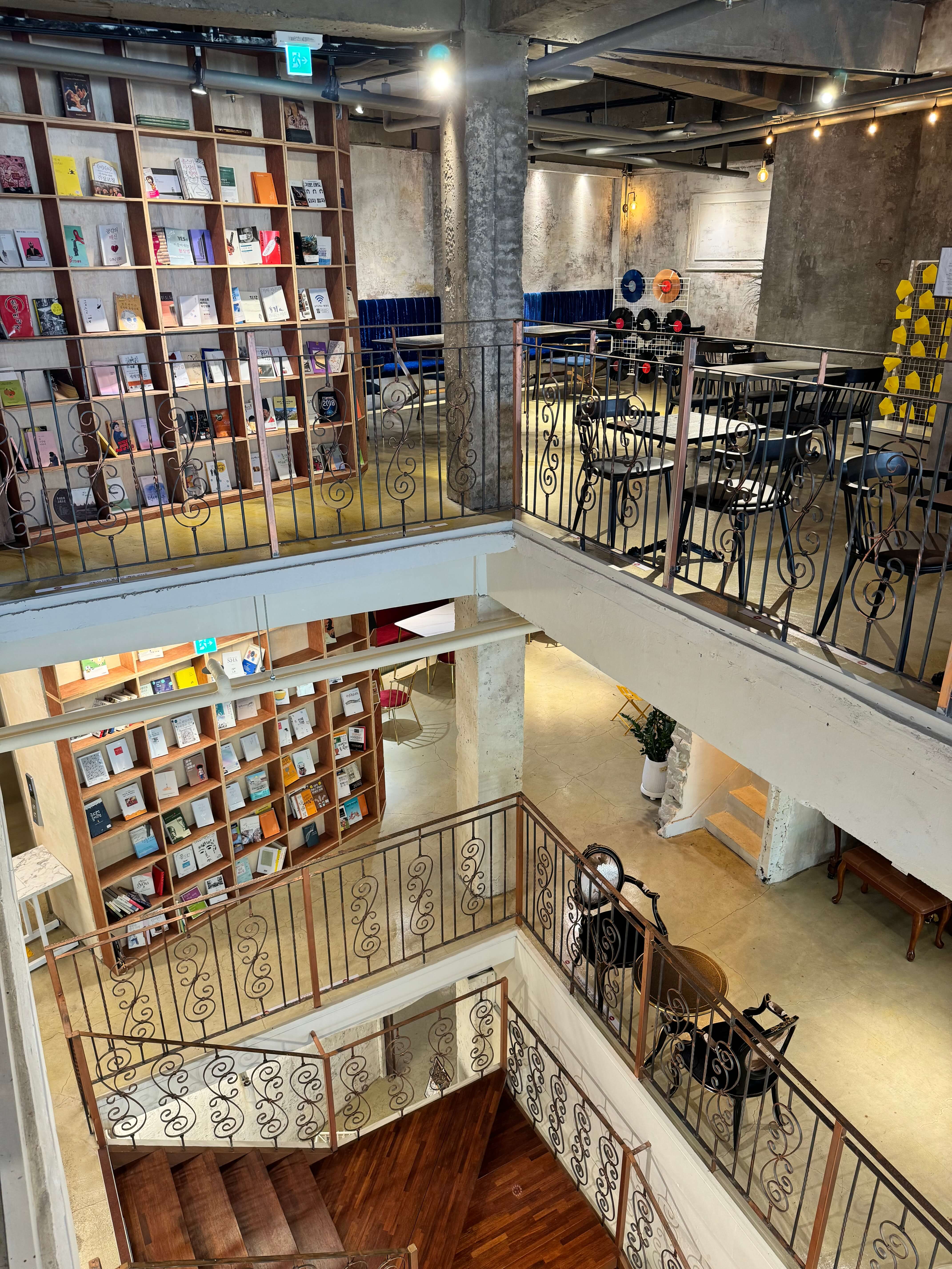 scuola di atena - café